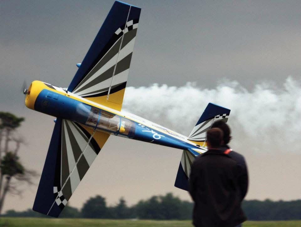 QUEM É O PILOTO DECACAMPEÃO?