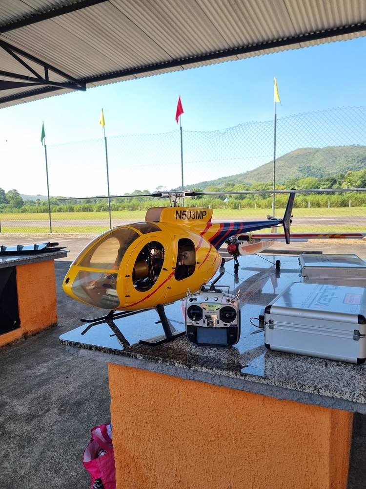 HELICÓPTERO COM TURBINA REAL? CONHEÇA O MD 500