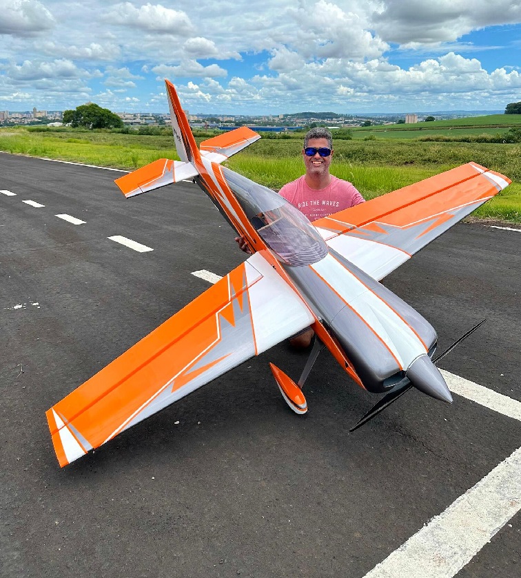 O ADVOGADO, AEROMODELISTA E INFLUENCER QUE REVOLUCIONOU O HOBBY COM HUMOR!