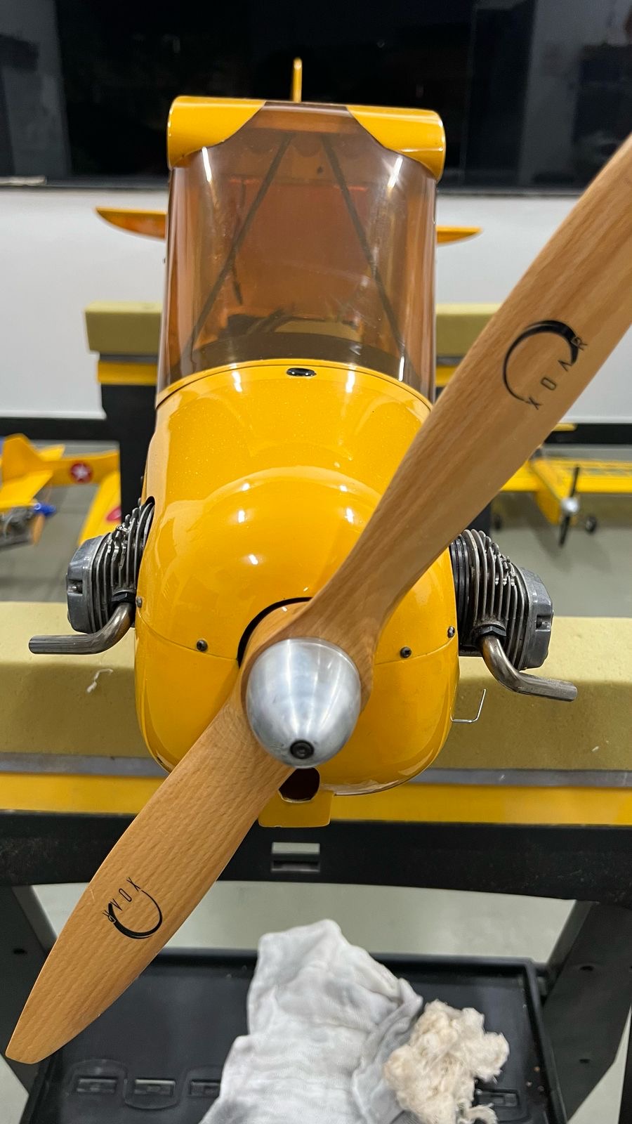 PIPER J3 1/4 escala HANGAR 9 com motor OS 160 Bicilindro