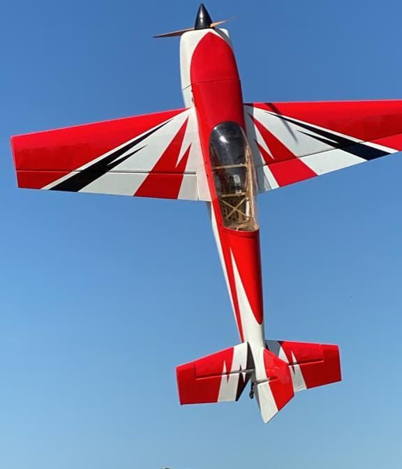 Extra 300 Extreme Flight V1 Vermelho e Branco Com Dle 111cc