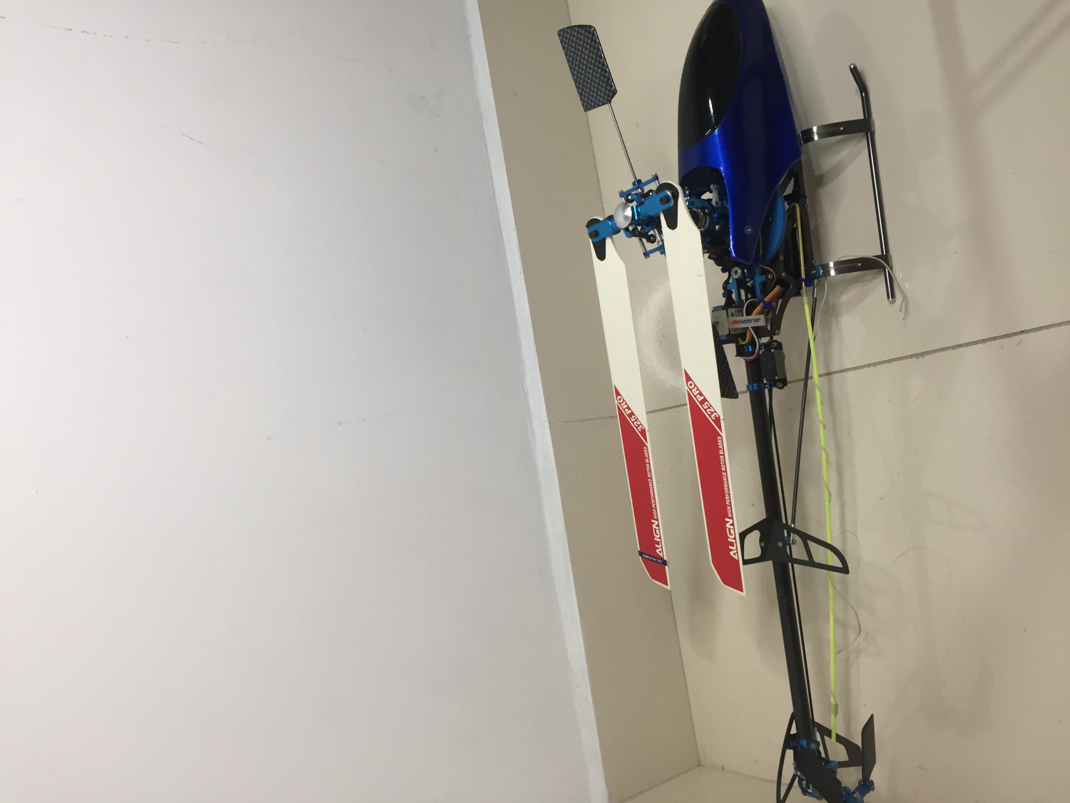 6ch R/C Helicopter W/ Fiberglass Paddle and Frame